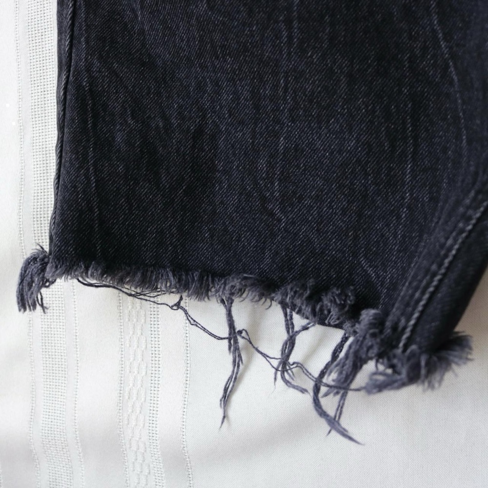 Abercrombie and Fitch black distressed High Rise Short - Picture 6 of 7